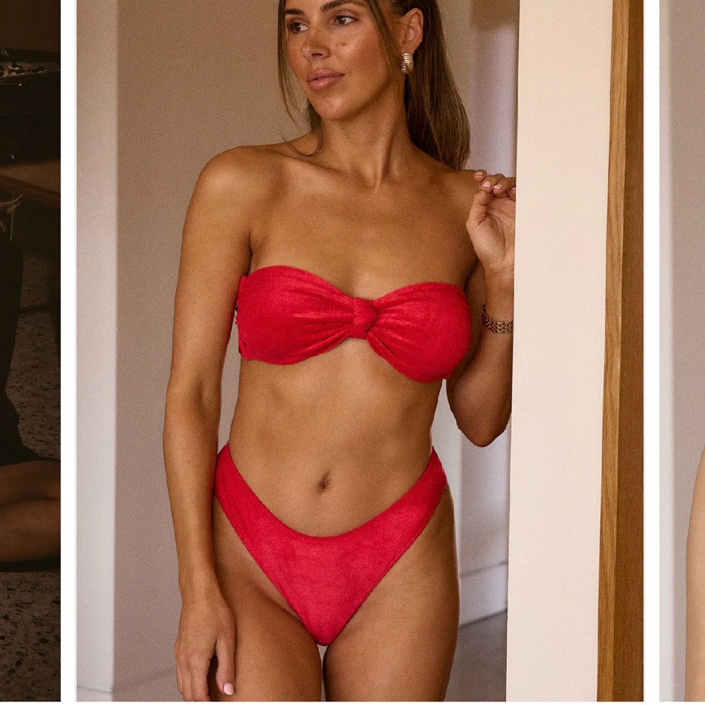 Hamptons Top and Charlie Bottom - scarlet